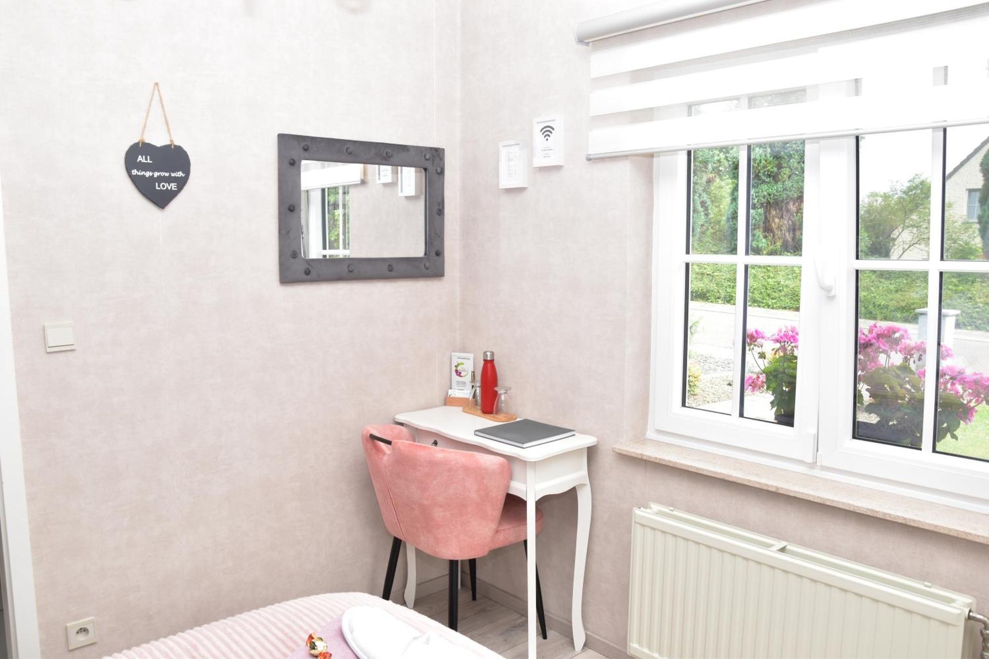 B&B La Villa Orchidees, Breakfast Included Bassenge エクステリア 写真